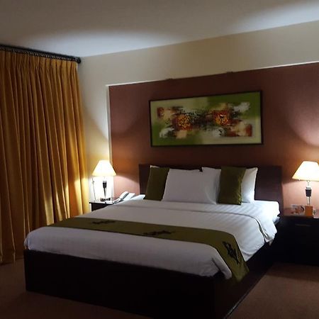טימיקה Grand Tembaga Hotel מראה חיצוני תמונה