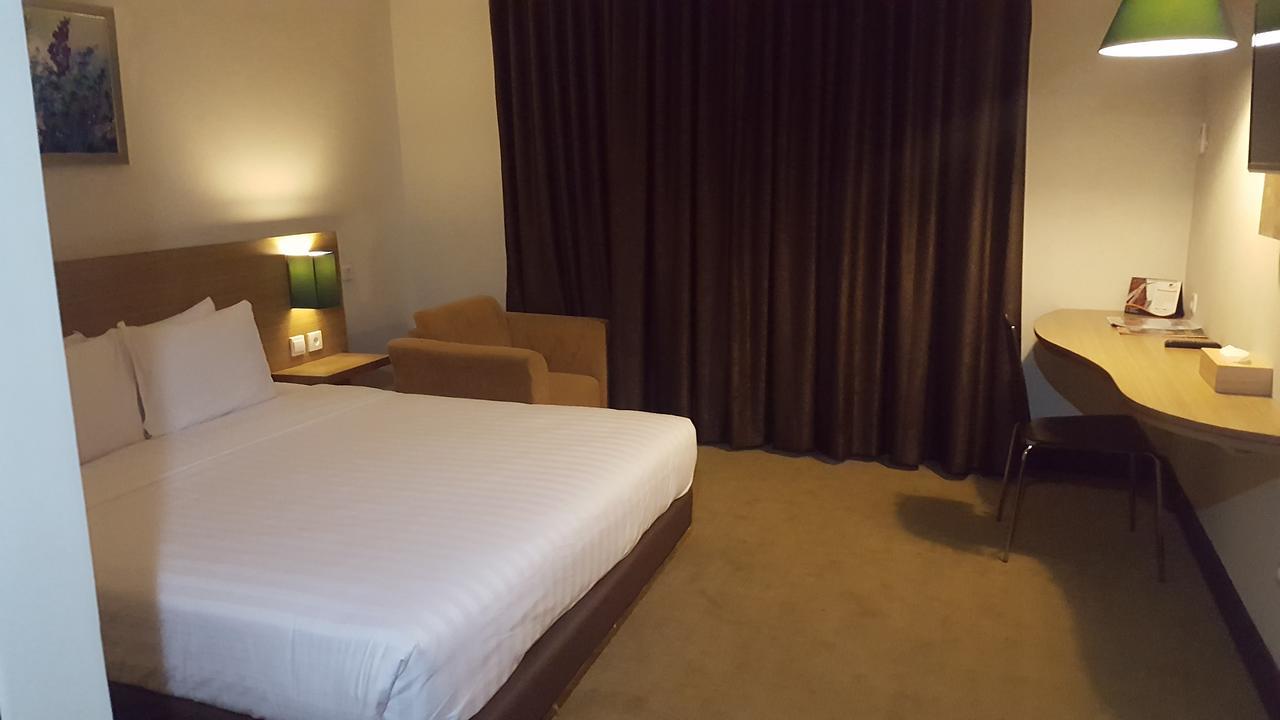 טימיקה Grand Tembaga Hotel מראה חיצוני תמונה