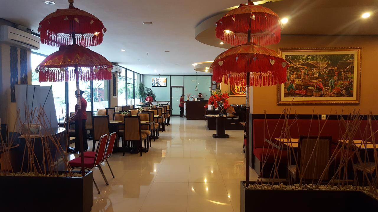 טימיקה Grand Tembaga Hotel מראה חיצוני תמונה